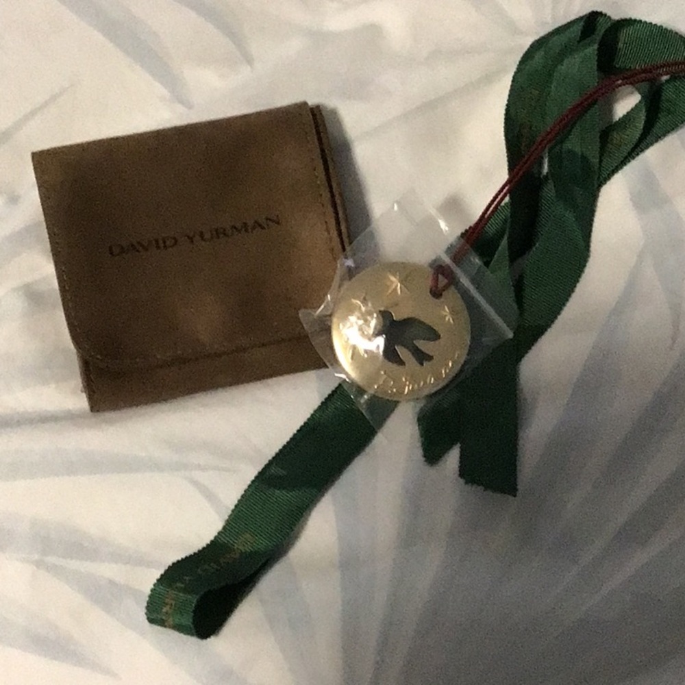 David Yurman Gold Medal with Green Ribbon also travel case